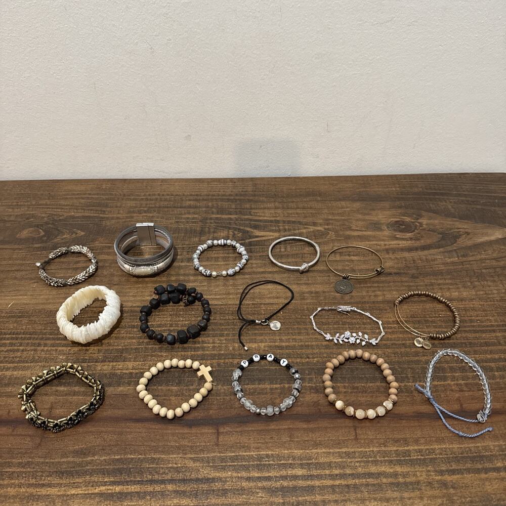 Lot Of 15 Bracelets - Different Styles And Sizes